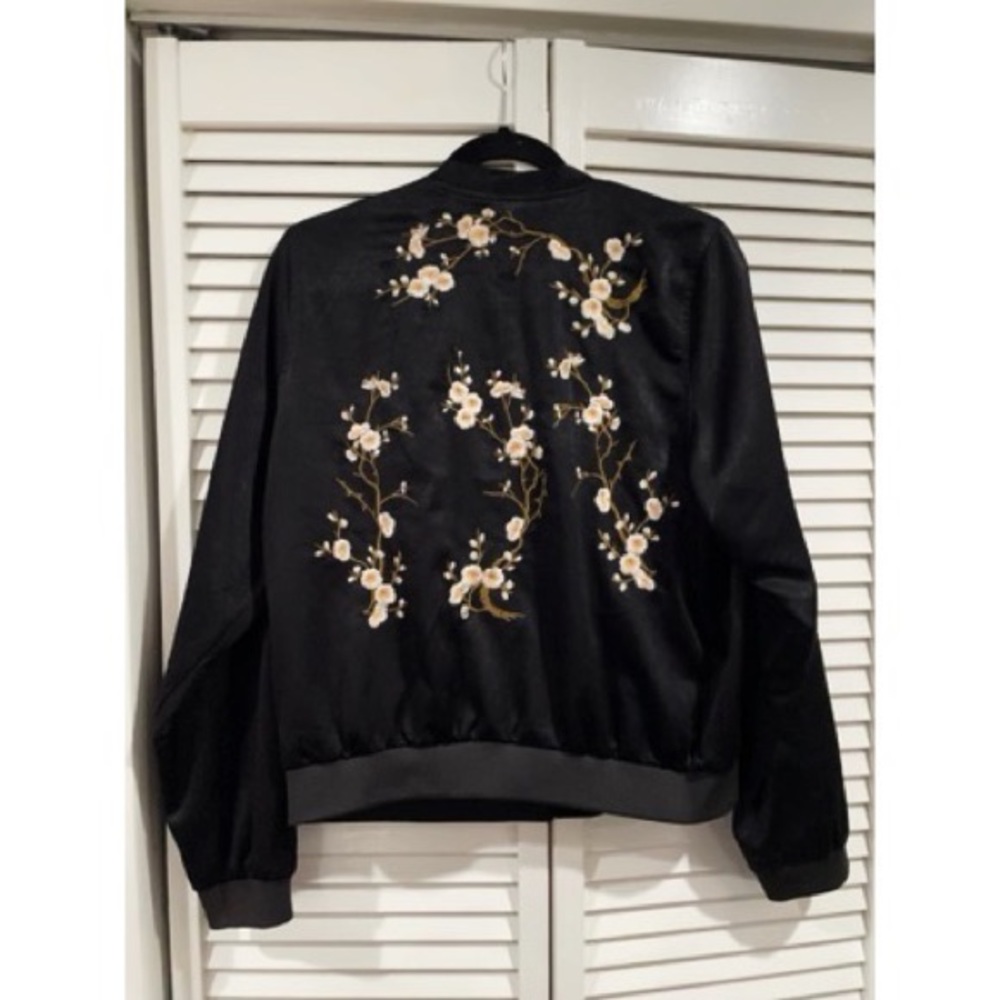 Lillian Embroidered Flowers Jacket